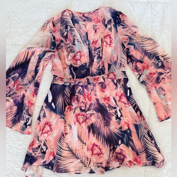 Guess Tropical Print Mini Dress - Size L - Bell Sleeves, Deep V-Neck, Ruffle Hem - Picture 1 of 5